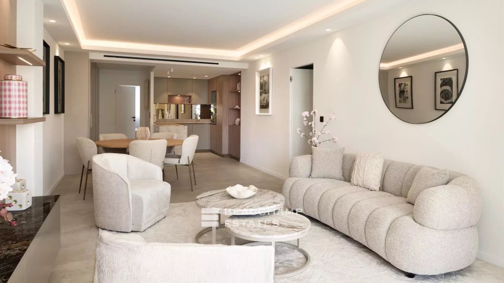 Elegant Apartment with South-Facing Terrace and High-End Features