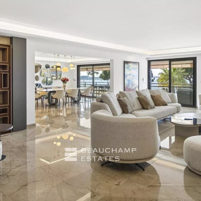 Appartement d&rsquo;exception 5 chambres avec terrasse et vue mer panoramique – Cannes Banane