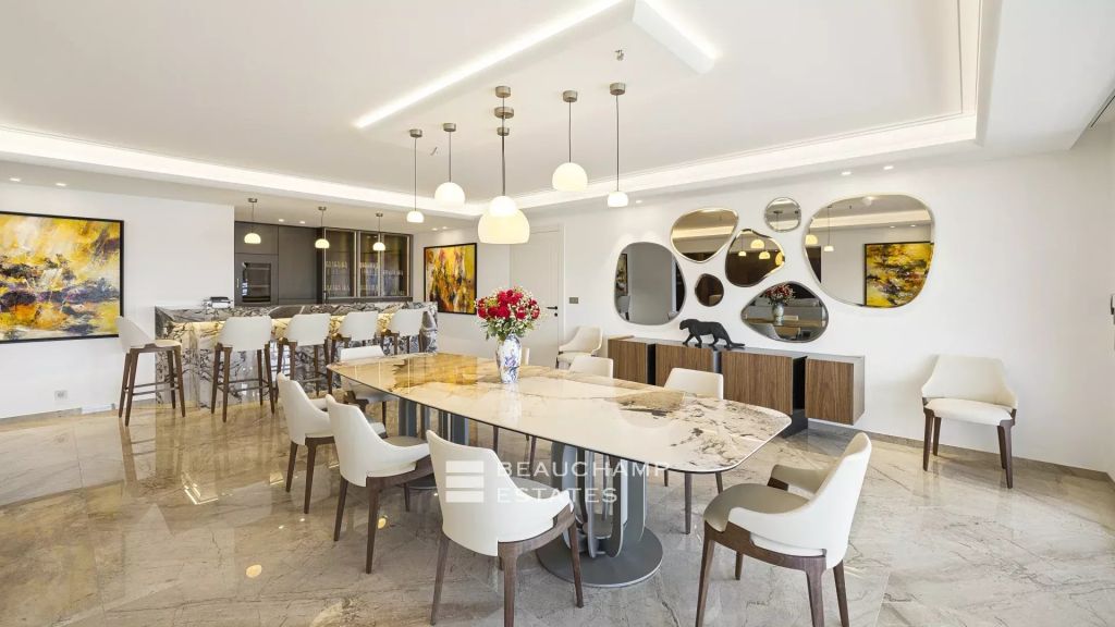 Exceptional apartment with terrace and panoramic sea view – Cannes, Palais des Festivals area