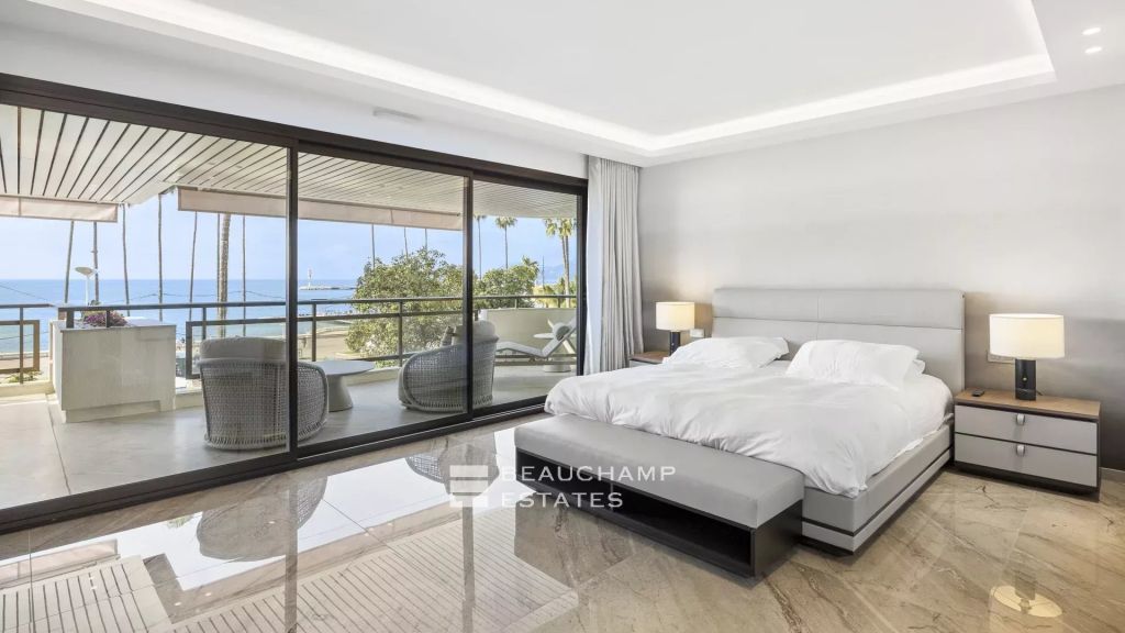 Exceptional apartment with terrace and panoramic sea view – Cannes, Palais des Festivals area