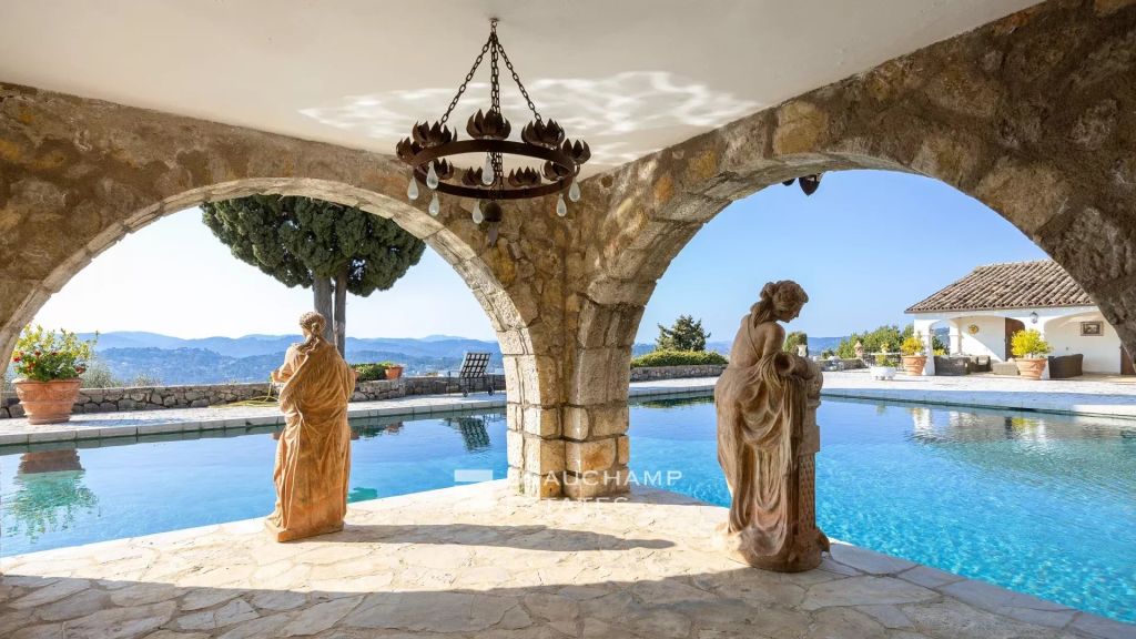 Exceptional Historic Estate “La Muse d’Orphée” with Panoramic Views over the Hinterland