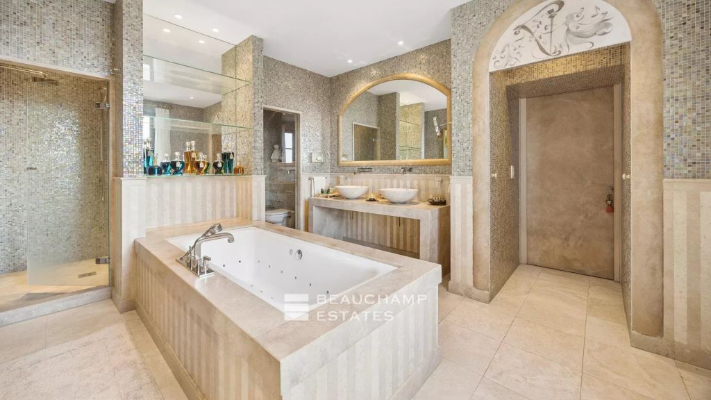 Exceptional Historic Estate “La Muse d’Orphée” with Panoramic Views over the Hinterland