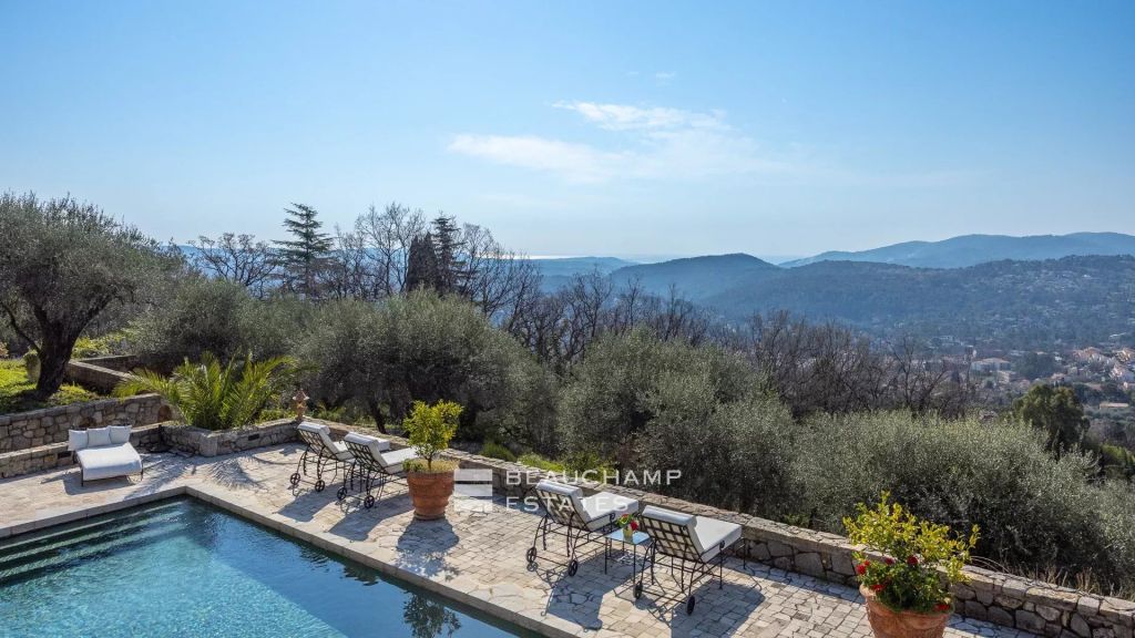 Exceptional Historic Estate “La Muse d’Orphée” with Panoramic Views over the Hinterland