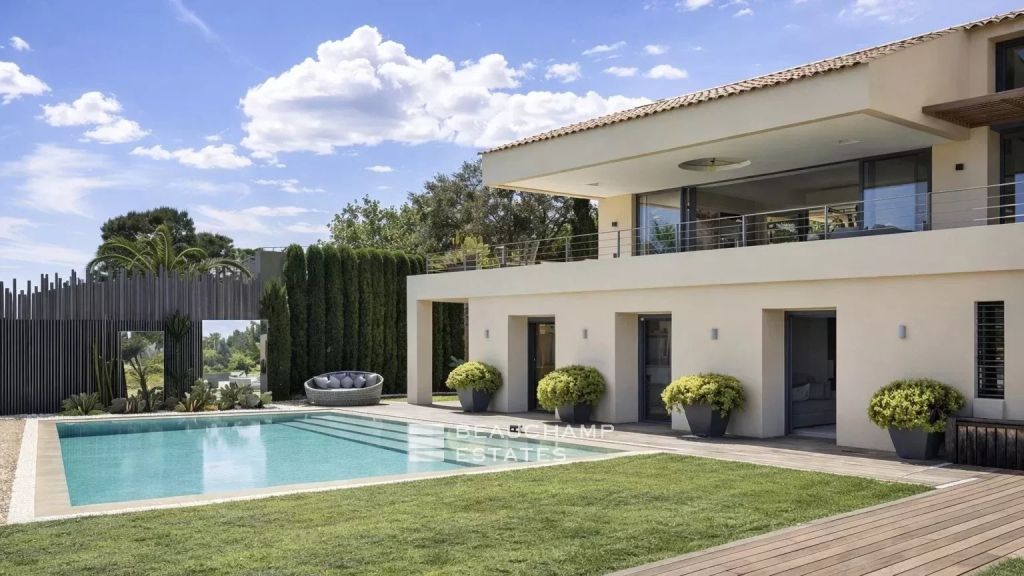 Exceptional Villa in Pampelonne Bay – Walking Distance to Iconic Beaches