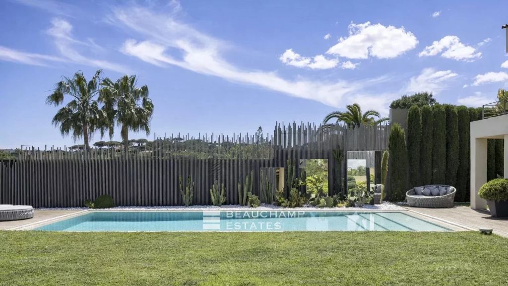 Exceptional Villa in Pampelonne Bay – Walking Distance to Iconic Beaches