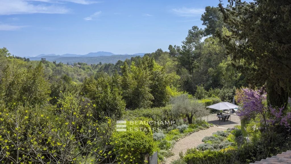 EXCLUSIVE LISTING – Private estate 9 bedrooms with river access – Fayence