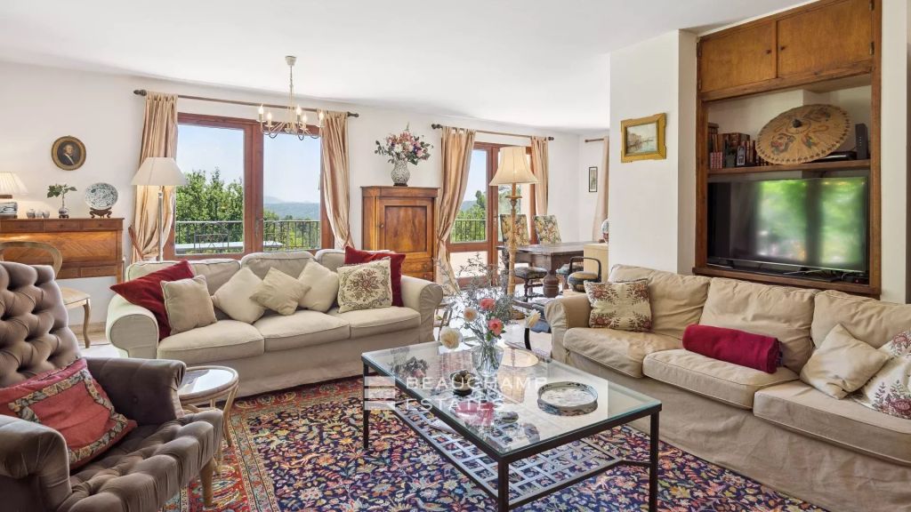 EXCLUSIVE LISTING – Private estate 9 bedrooms with river access – Fayence