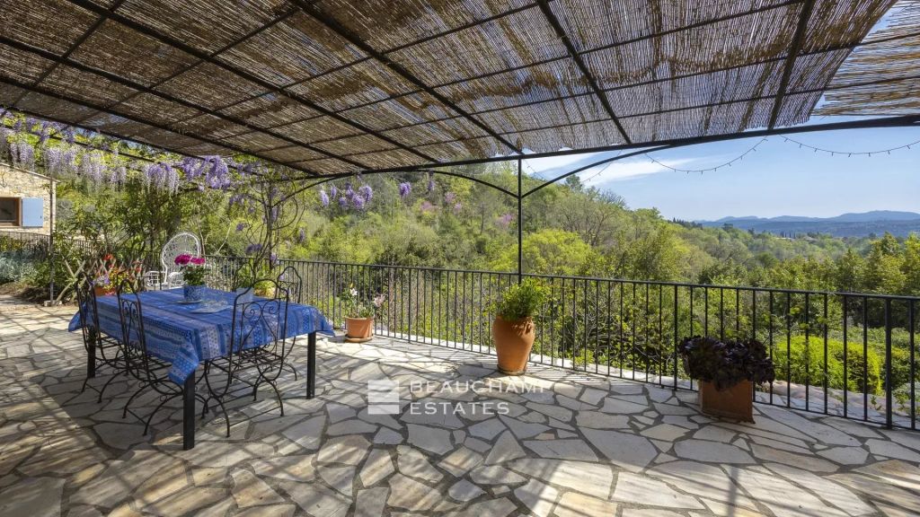 EXCLUSIVE LISTING – Private estate 9 bedrooms with river access – Fayence
