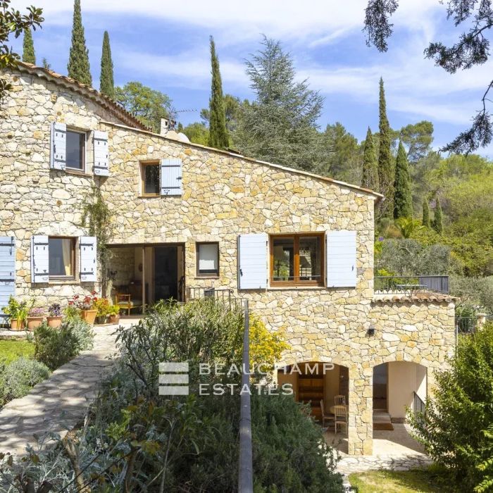 EXCLUSIVE LISTING – Private estate 9 bedrooms with river access – Fayence