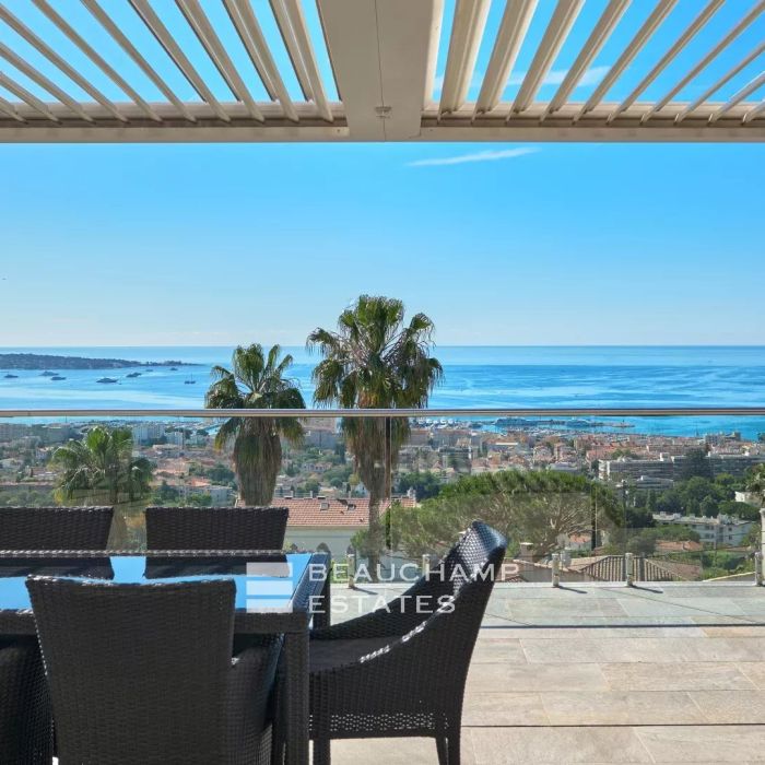 Exclusive – Stunning 5-bedroom modern villa with panoramic sea view – Golfe Juan