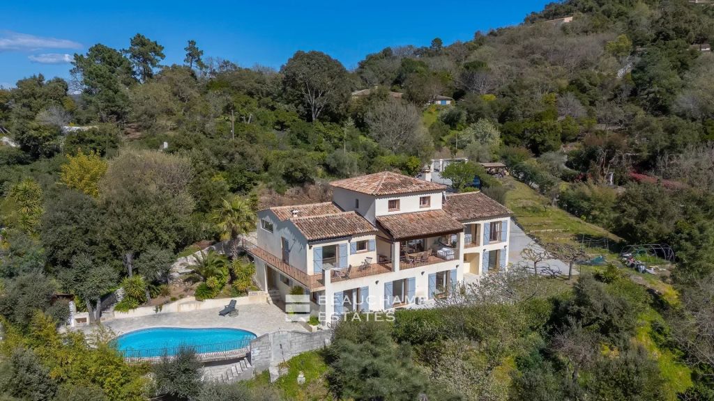 Family Property in a Protected Natural Park