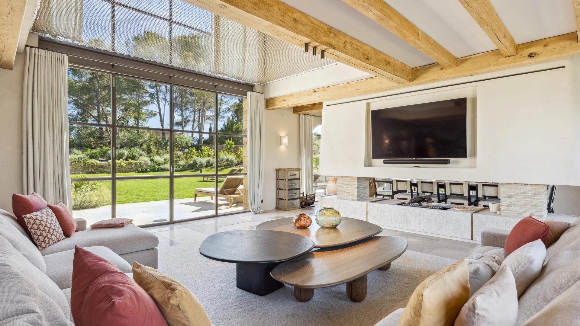 Luxury Mouans-Sartoux holiday rentals | Beauchamp Estates Luxury Mouans-Sartoux holiday rentals | Beauchamp Estates