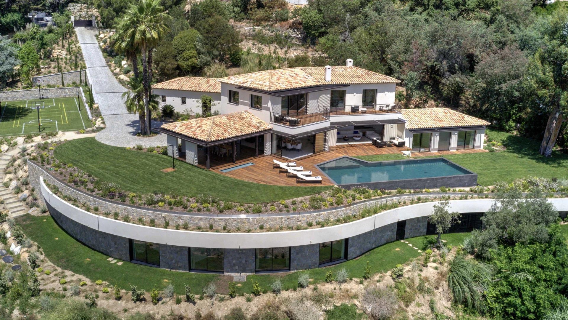 Luxury Super Cannes holiday rentals | Beauchamp Estates Luxury Super Cannes holiday rentals | Beauchamp Estates