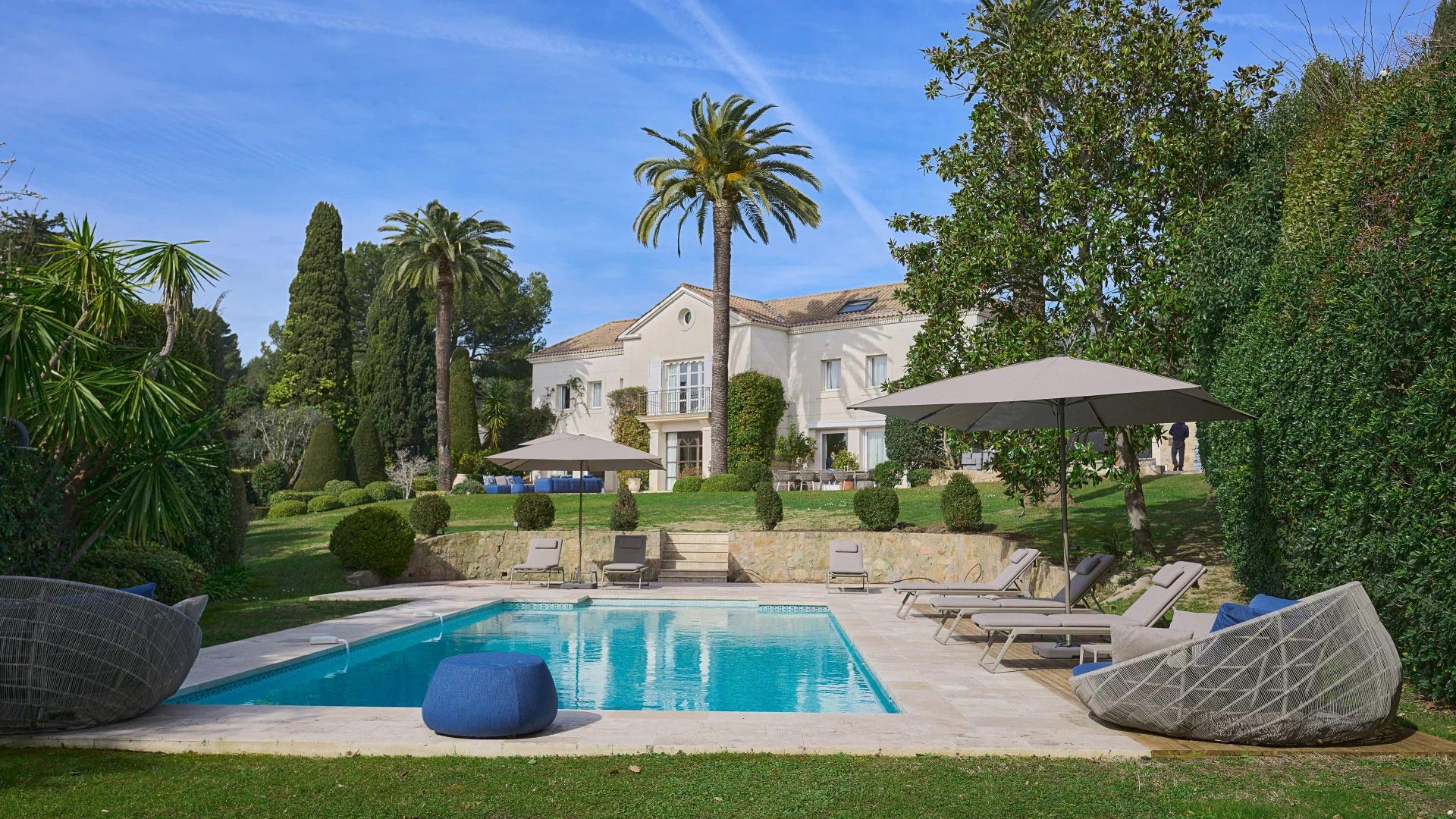 Luxury Super Cannes holiday rentals | Beauchamp Estates Luxury Super Cannes holiday rentals | Beauchamp Estates