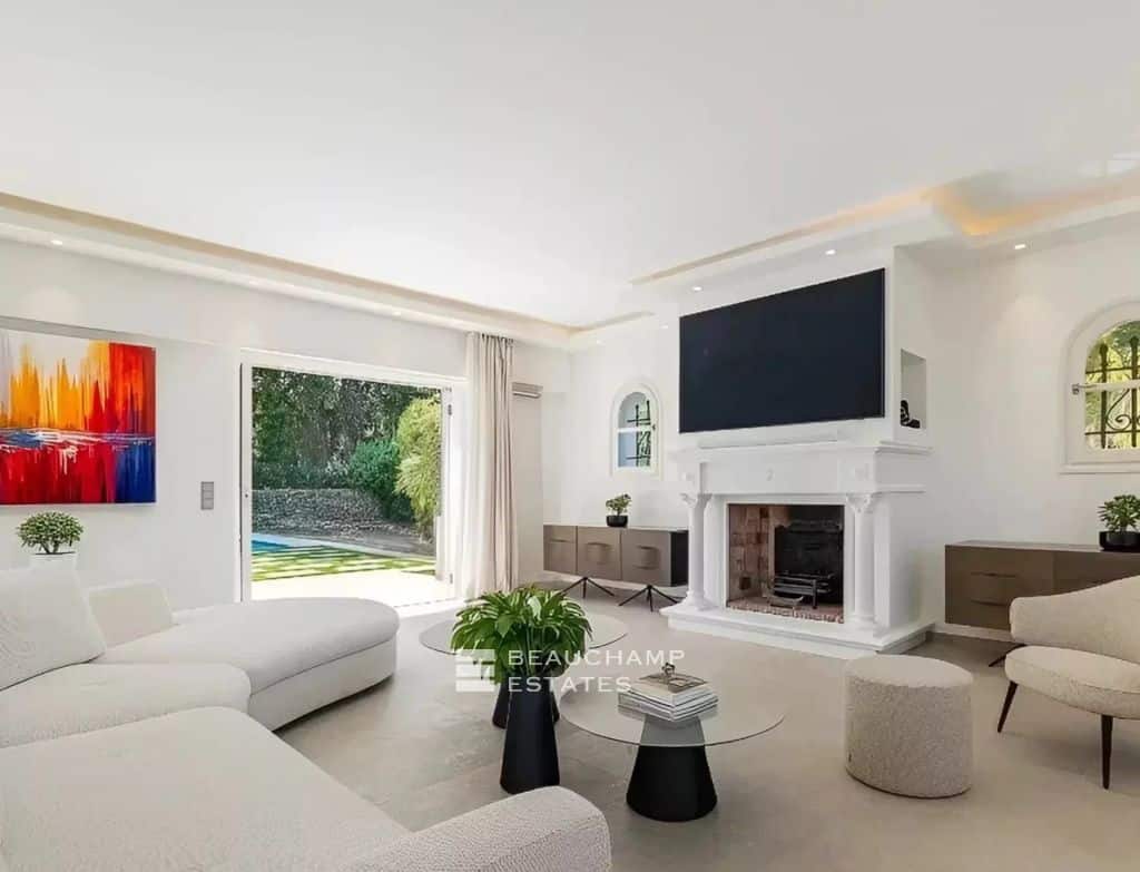 Neo-Provençal 5-bedroom villa with pool – Valbonne