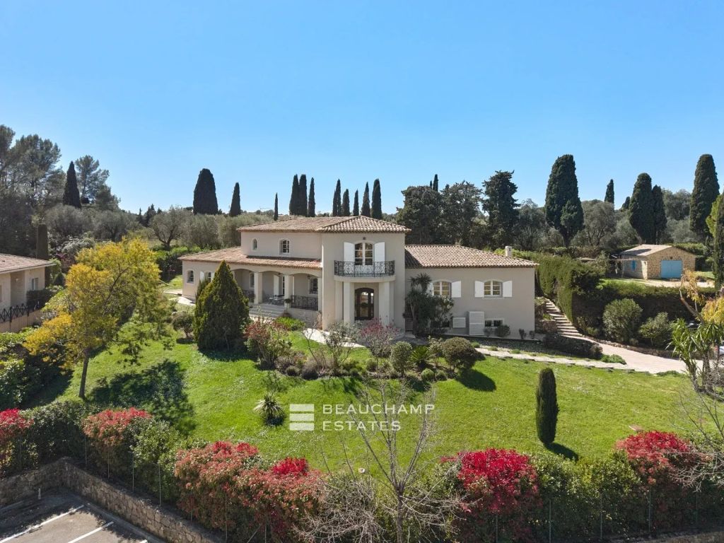 Neo-Provençal 5-bedroom villa with pool – Valbonne