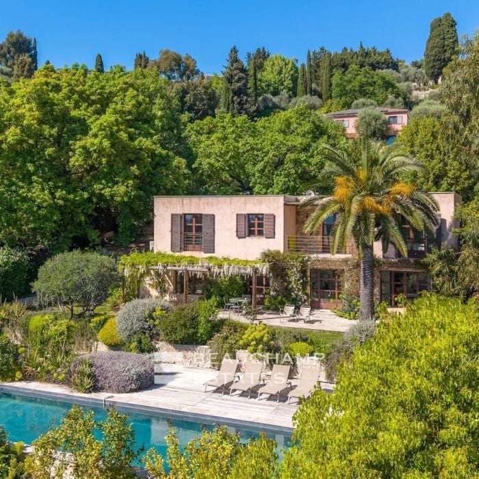 Villa néo provençale 5 chambres avec vue mer – Châteauneuf-Grasse