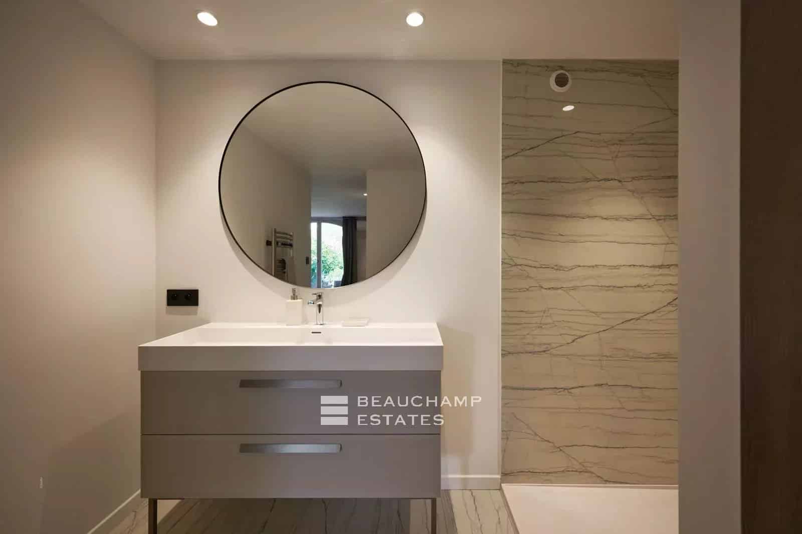 Neo-Provençal villa – 5 suites, swimming pool, 3,600 m² park – Mougins Neo-Provençal villa – 5 suites, swimming pool, 3,600 m² park – Mougins