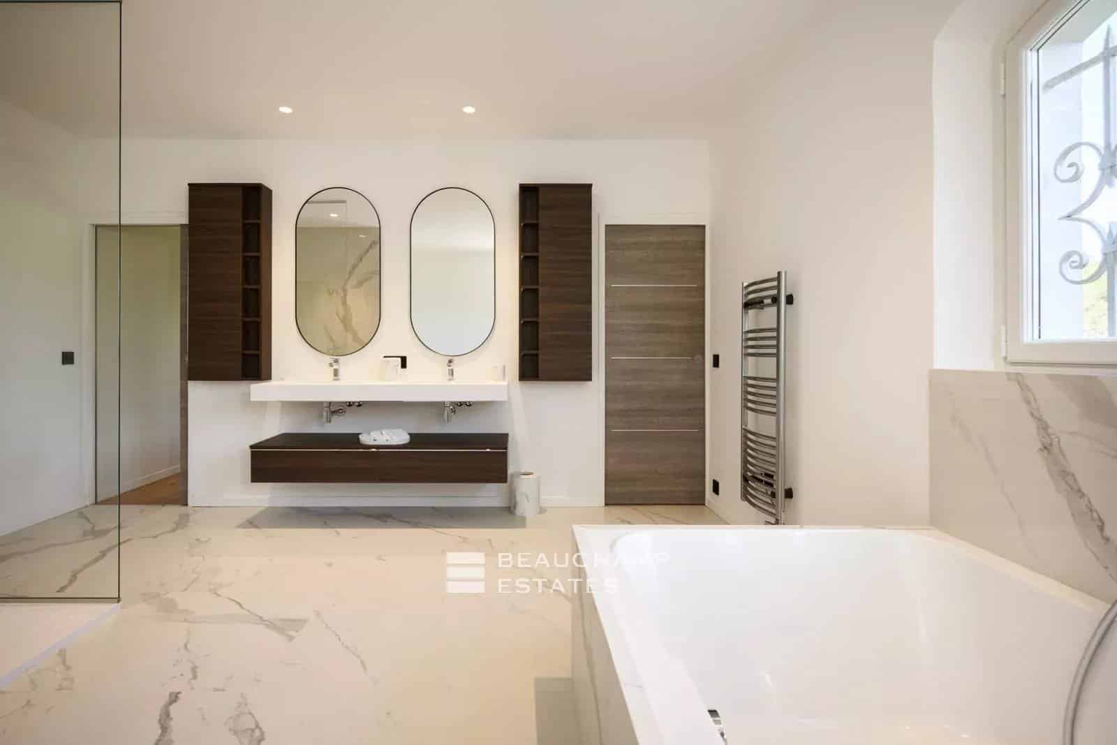 Neo-Provençal villa – 5 suites, swimming pool, 3,600 m² park – Mougins Neo-Provençal villa – 5 suites, swimming pool, 3,600 m² park – Mougins