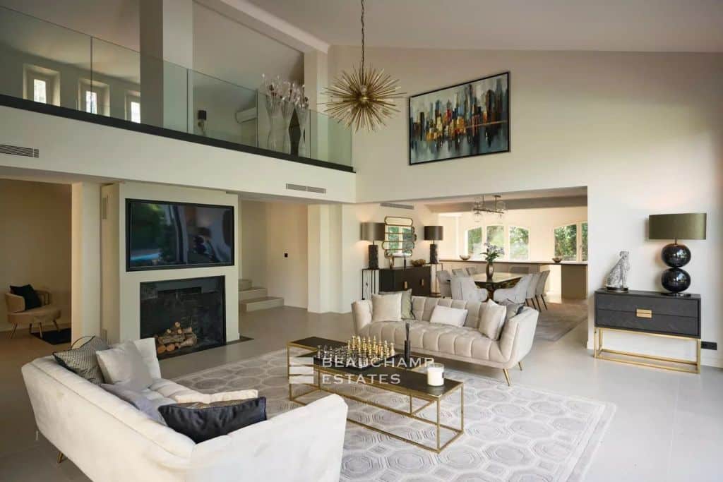 5-bedroom Neo-Provençal villa with a pool in a residential neighborhood of Mougins