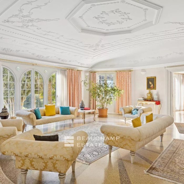 Villa palladienne avec vaste terrain – Menton