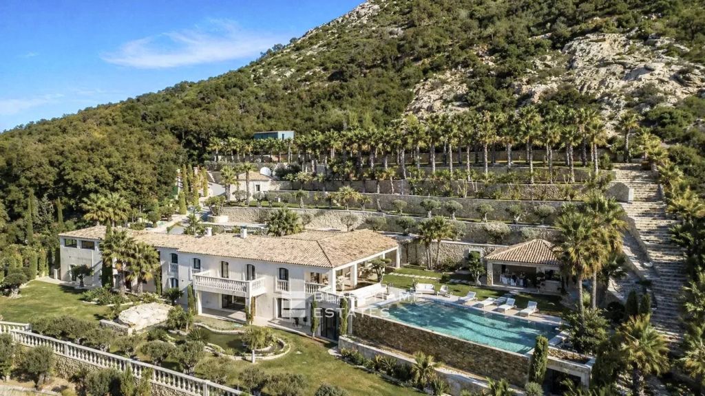 Prestigious contemporary property within a private gated estate, enjoying sweeping panoramic views over Saint-Tropez
