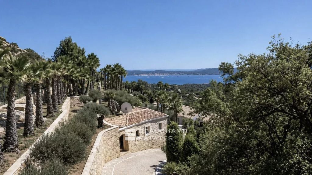 Prestigious contemporary property within a private gated estate, enjoying sweeping panoramic views over Saint-Tropez