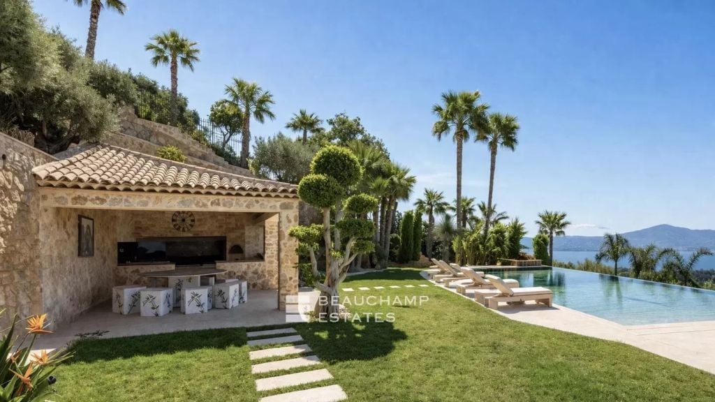 Prestigious contemporary property within a private gated estate, enjoying sweeping panoramic views over Saint-Tropez