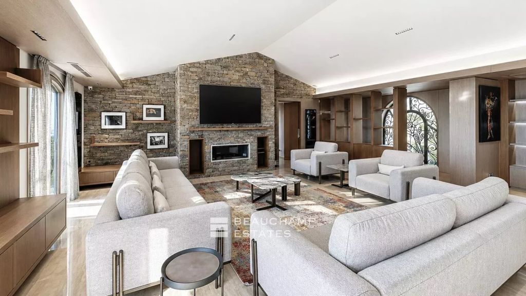 Prestigious contemporary property within a private gated estate, enjoying sweeping panoramic views over Saint-Tropez