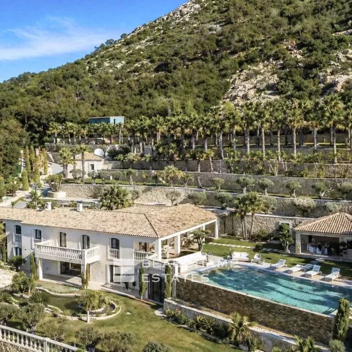 Prestigious contemporary property within a private gated estate, enjoying sweeping panoramic views over Saint-Tropez