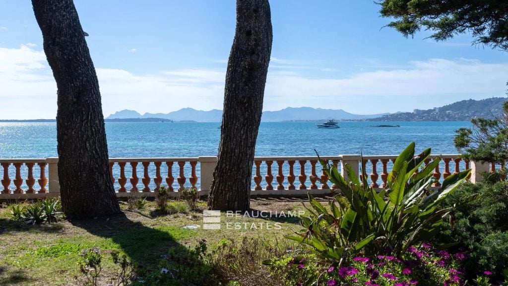 Property Belle Epoque 8 bedrooms with panoramic sea view – Cap d’Antibes