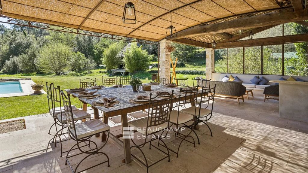 Provençal bastide with 5 bedrooms located in La Colle Sur Loup