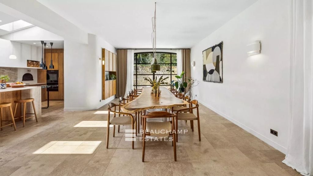 Provençal bastide with 5 bedrooms located in La Colle Sur Loup