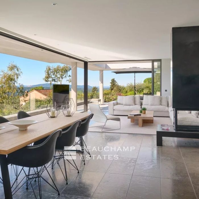 Sole agent – Contemporary Villa with Panoramic View