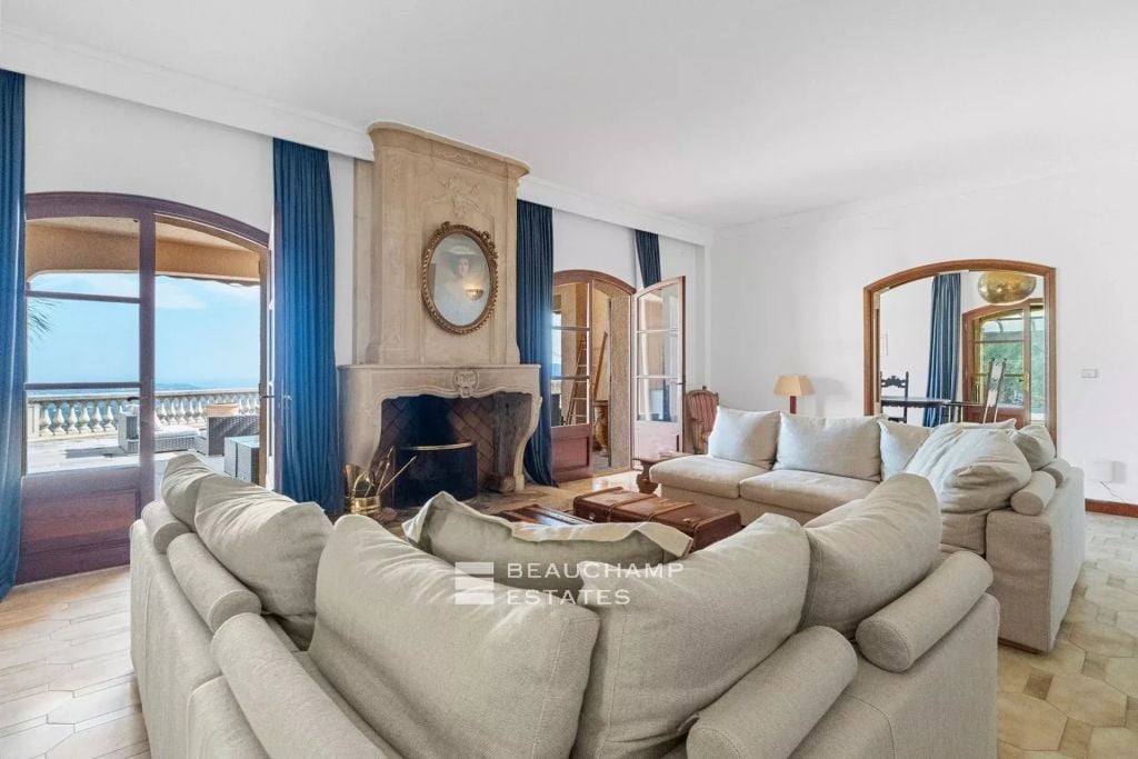 Stone estate with panoramic sea view and helipad – Cannes hinterland