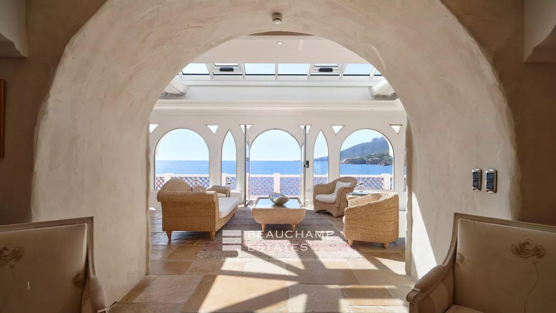 Waterfront villa with direct sea access – Théoule-sur-Mer Waterfront villa with direct sea access – Théoule-sur-Mer