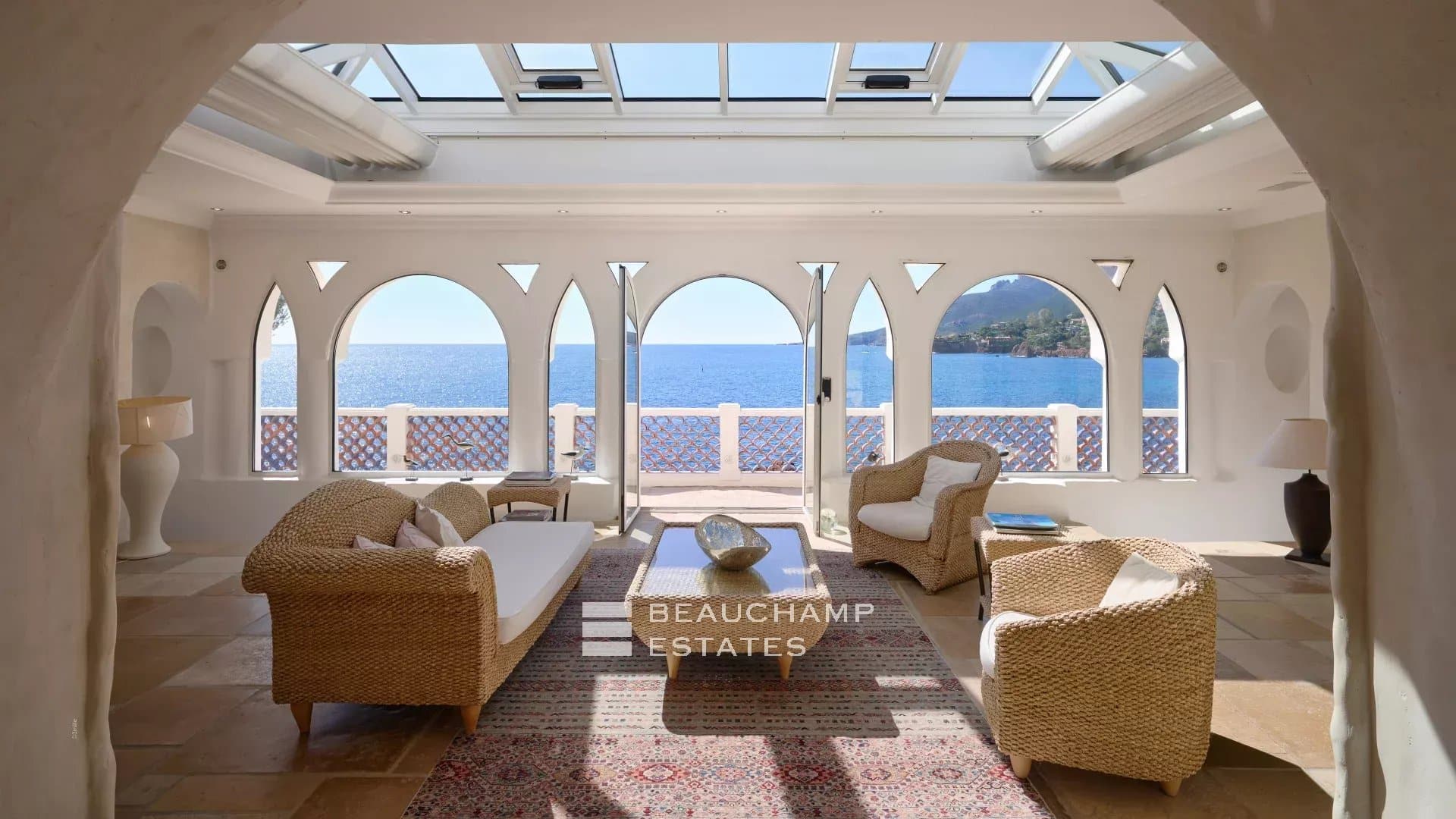 Waterfront villa with direct sea access – Théoule-sur-Mer Waterfront villa with direct sea access – Théoule-sur-Mer