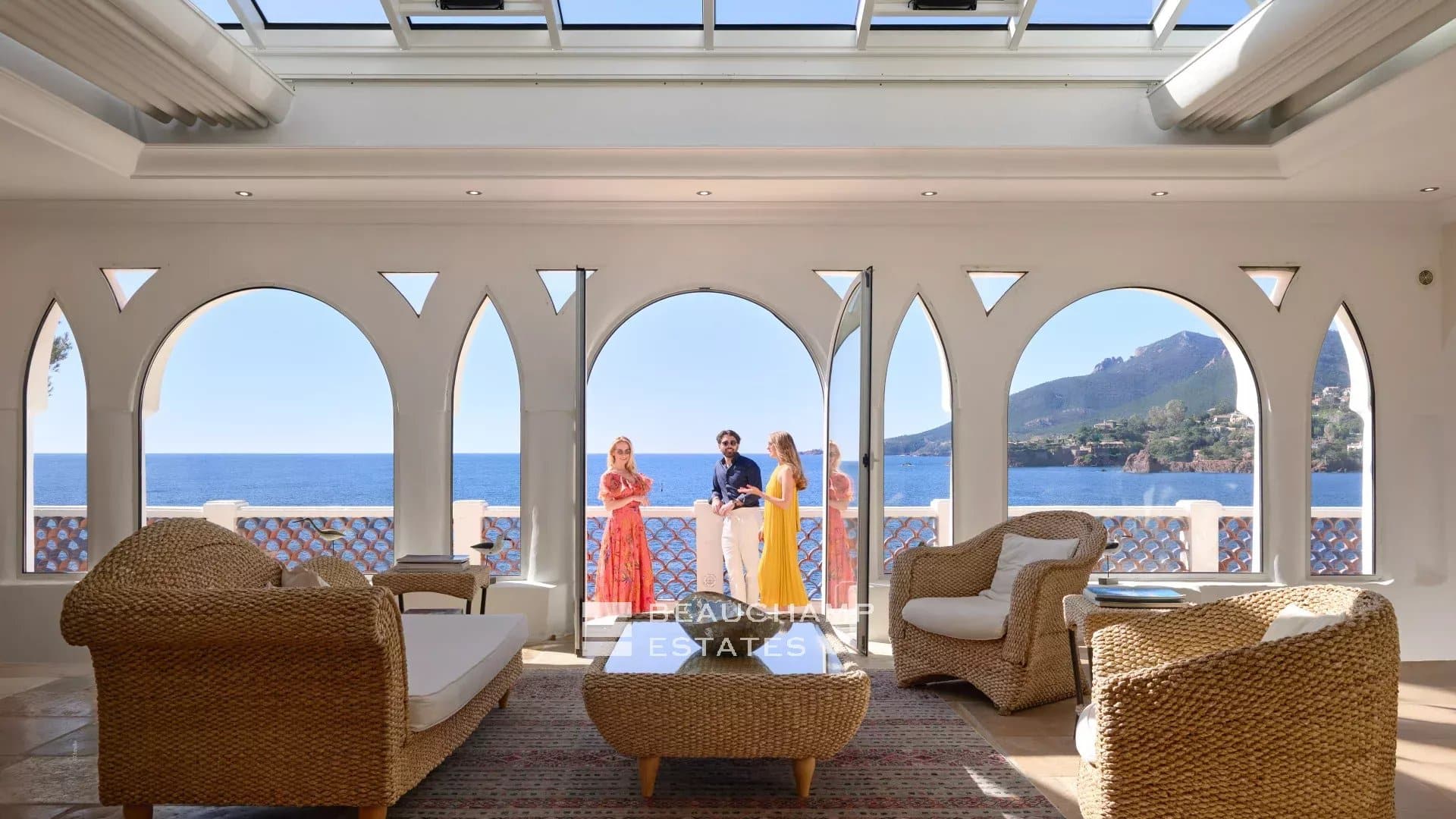 Waterfront villa with direct sea access – Théoule-sur-Mer Waterfront villa with direct sea access – Théoule-sur-Mer