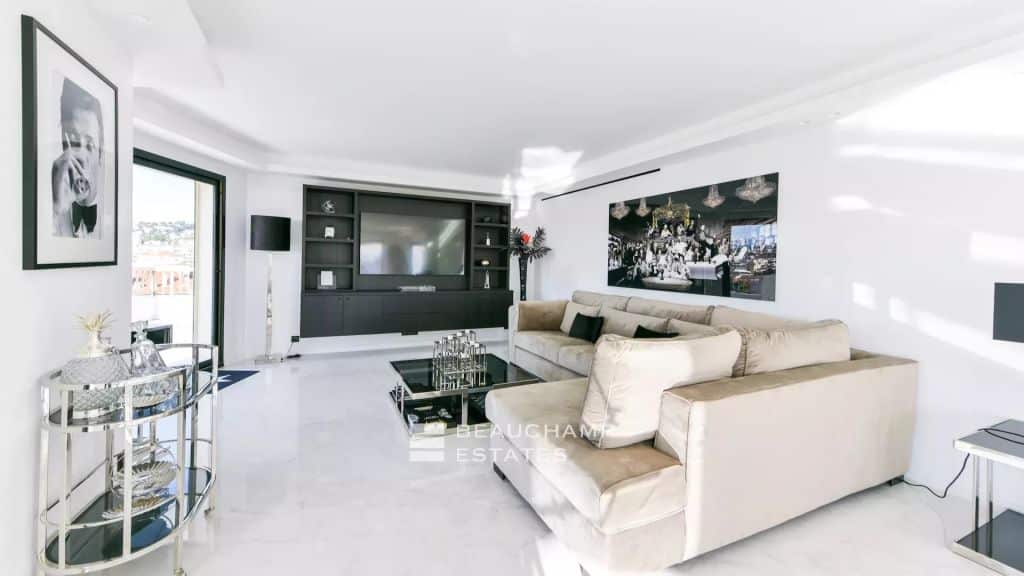4-bedroom penthouse with panoramic sea view – Cannes city center