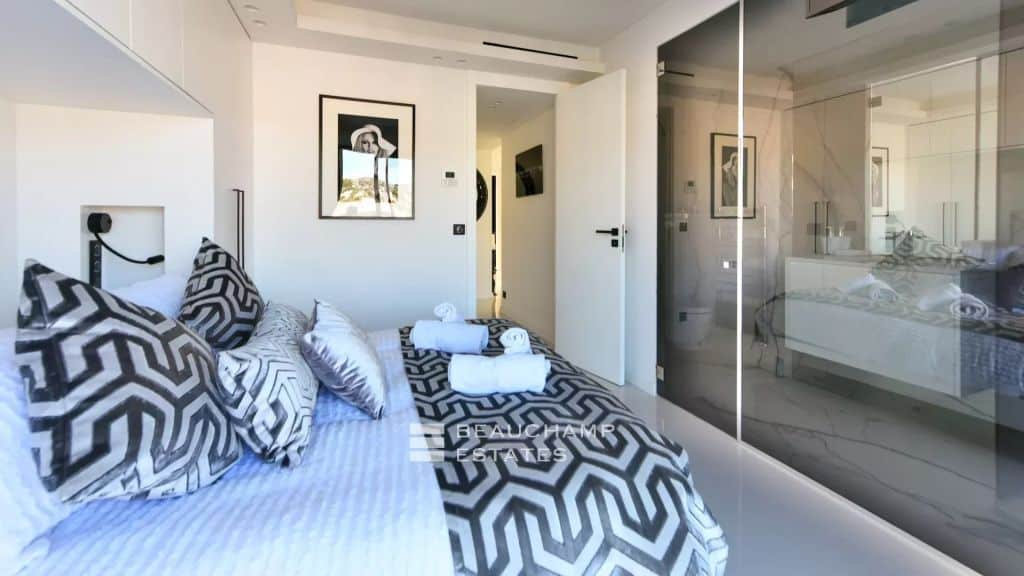 4-bedroom penthouse with panoramic sea view – Cannes city center