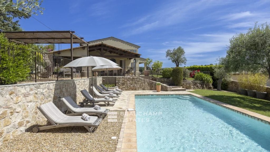 4-Bedroom Provençal Villa in Valbonne