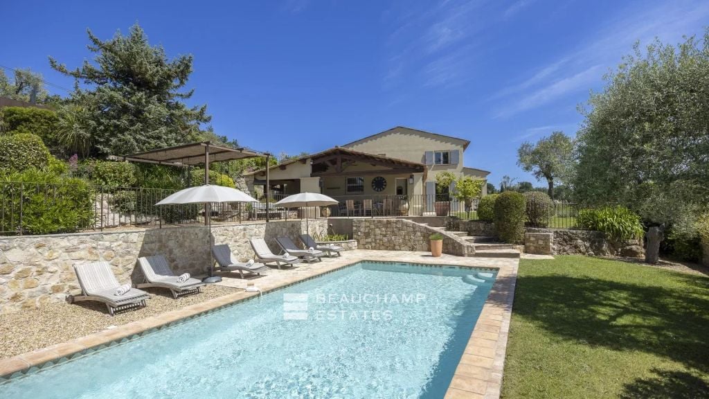 4-Bedroom Provençal Villa in Valbonne