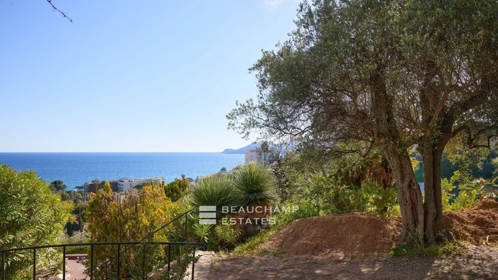 5-bedroom property to renovate with panoramic sea view – Cannes – La Croix-des-Gardes