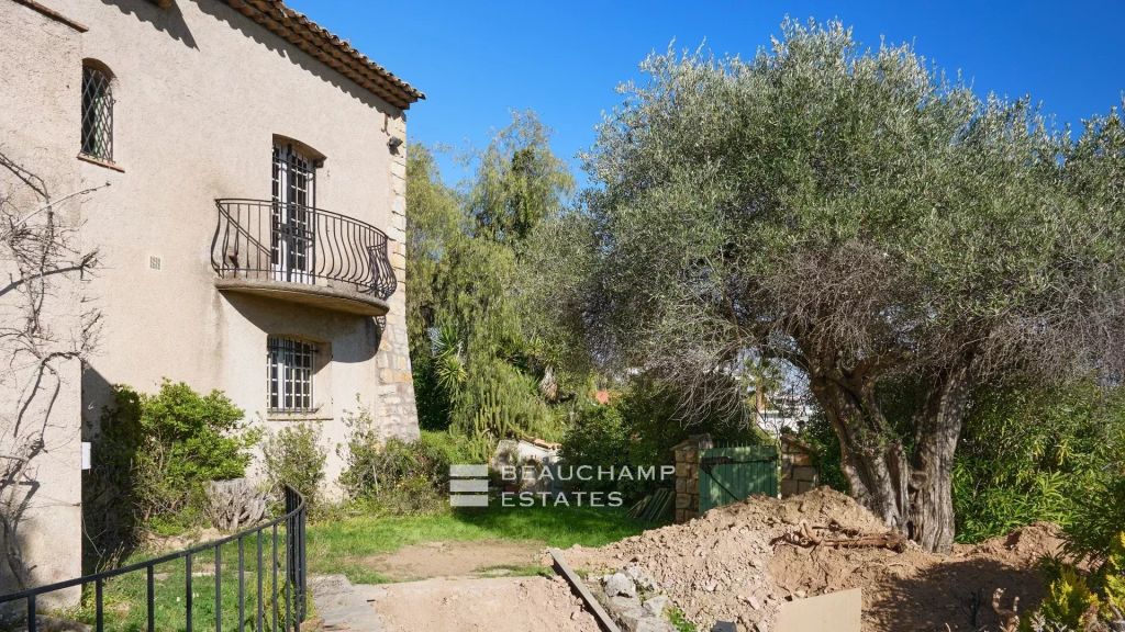 5-bedroom property to renovate with panoramic sea view – Cannes – La Croix-des-Gardes