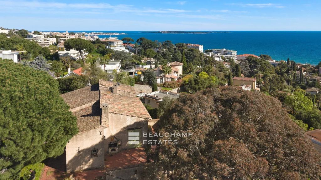5-bedroom property to renovate with panoramic sea view – Cannes – La Croix-des-Gardes