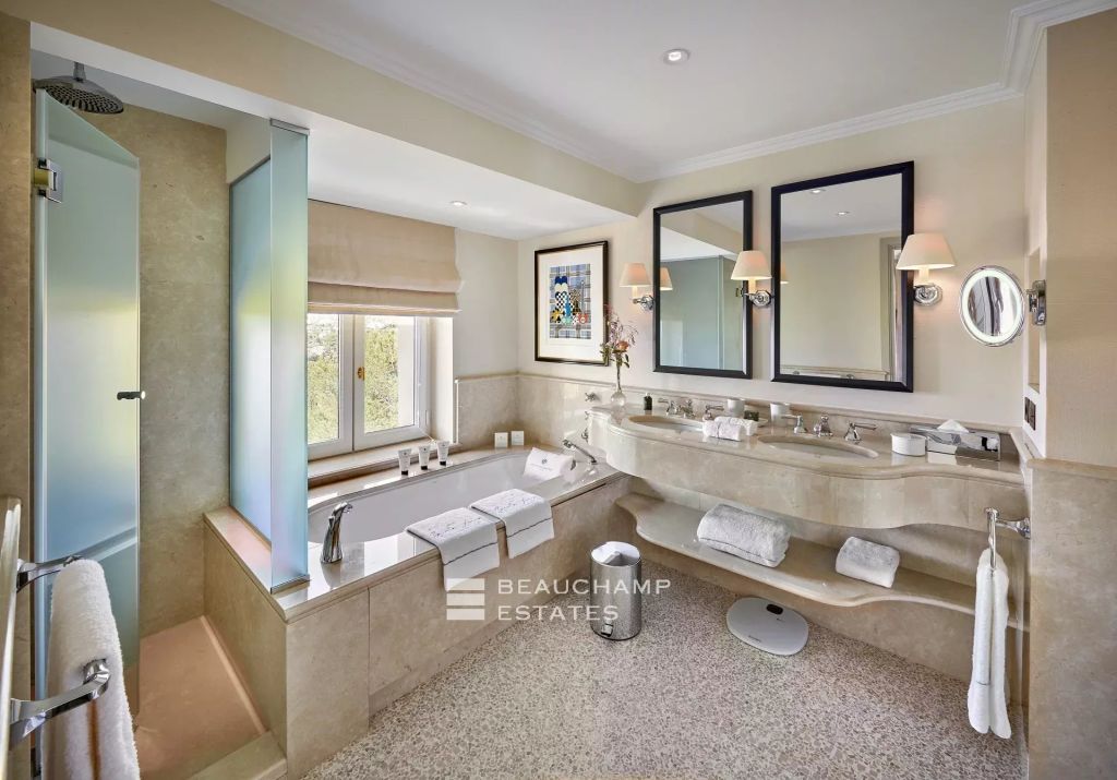 Cap d’Antibes 5-bedroom villa with swimming pool