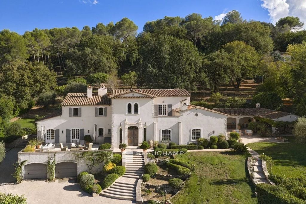 Charming 5-bedroom property – Valbonne