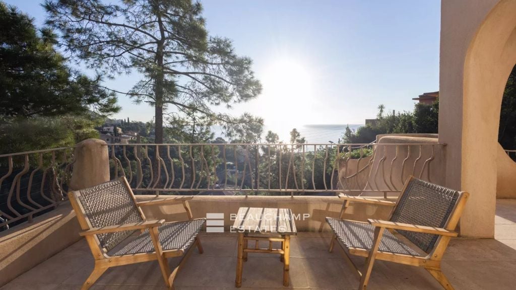 Charming Villa in Théoule-sur-Mer with sea view
