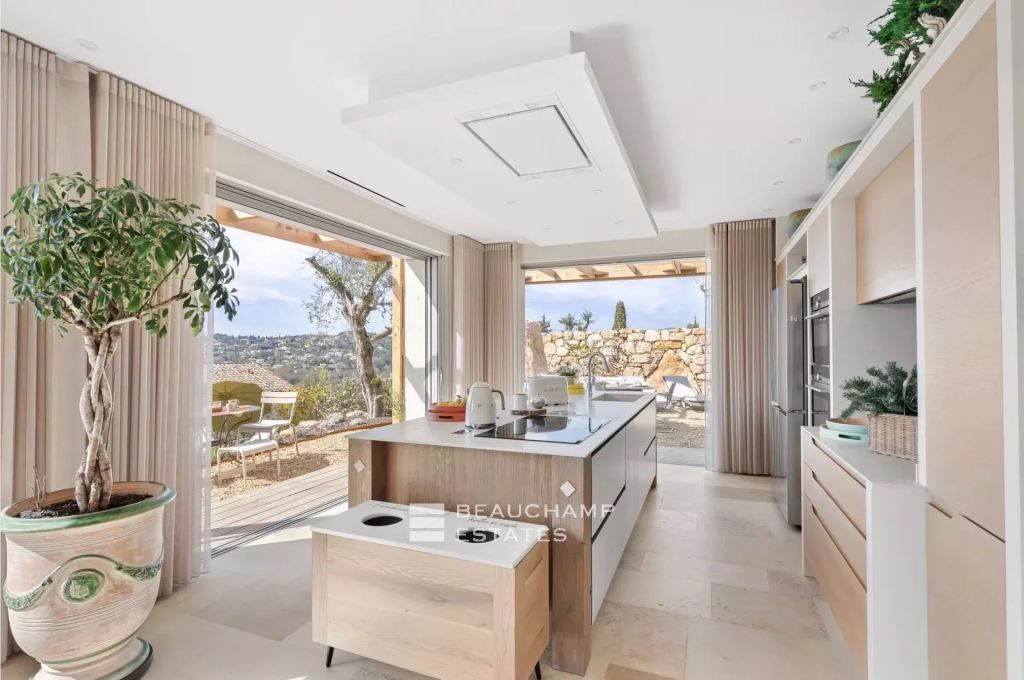 Contemporary 3-bedroom villa in Valbonne