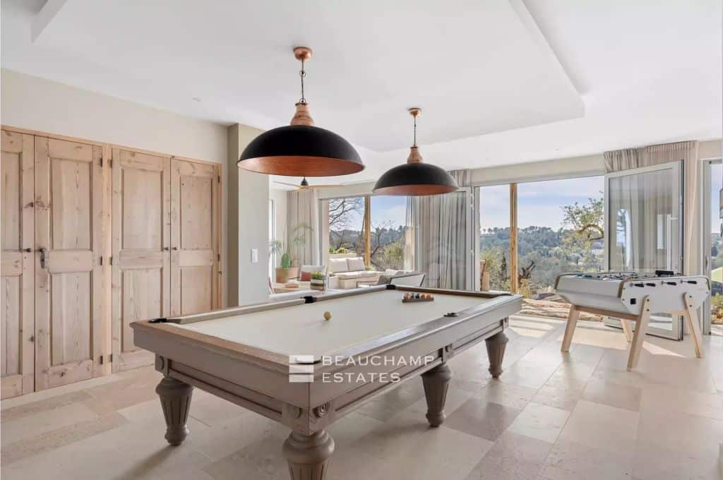 Contemporary 3-bedroom villa in Valbonne